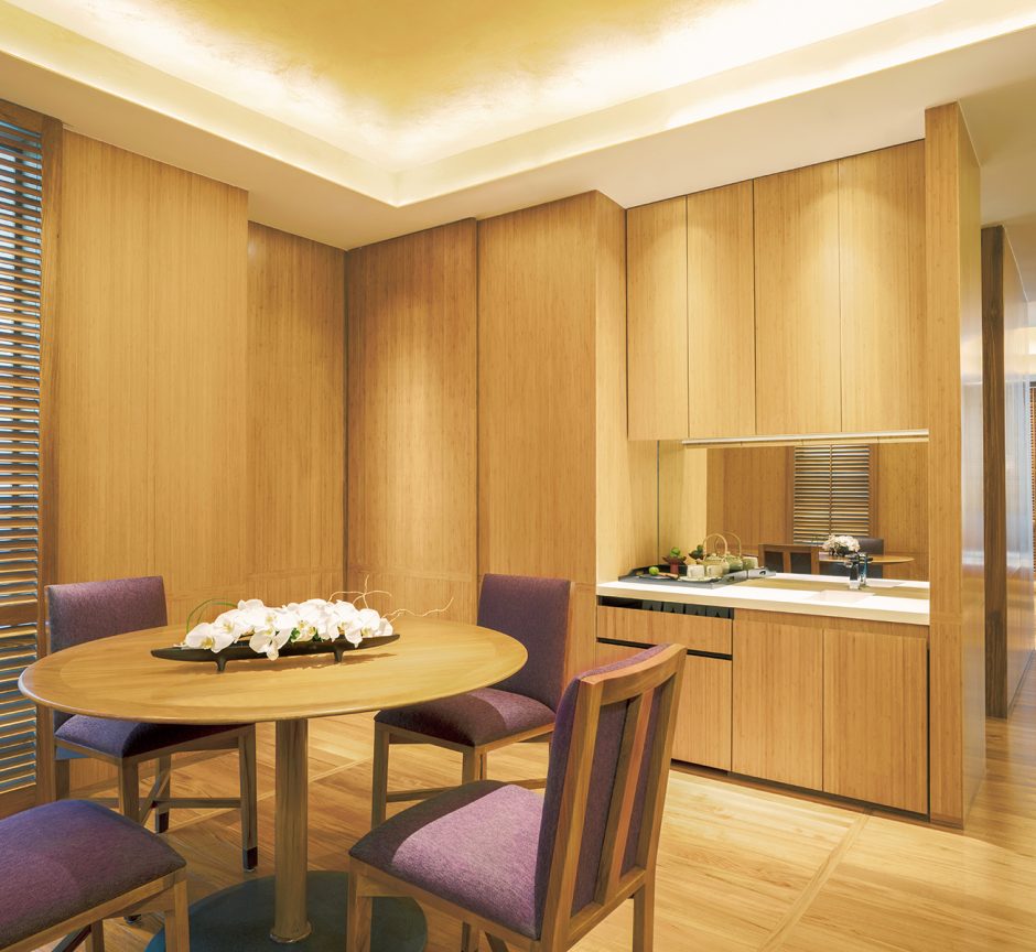 chiva-som_-_golden_bo_suite_dining_area_0